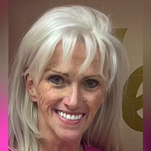 Meet your Posher, Tina - Picture 3 of 3